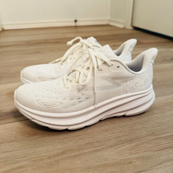 HOKA| EUC Clifton 9 Women's White Running Shoes in Size 8 - Picture 3 of 9